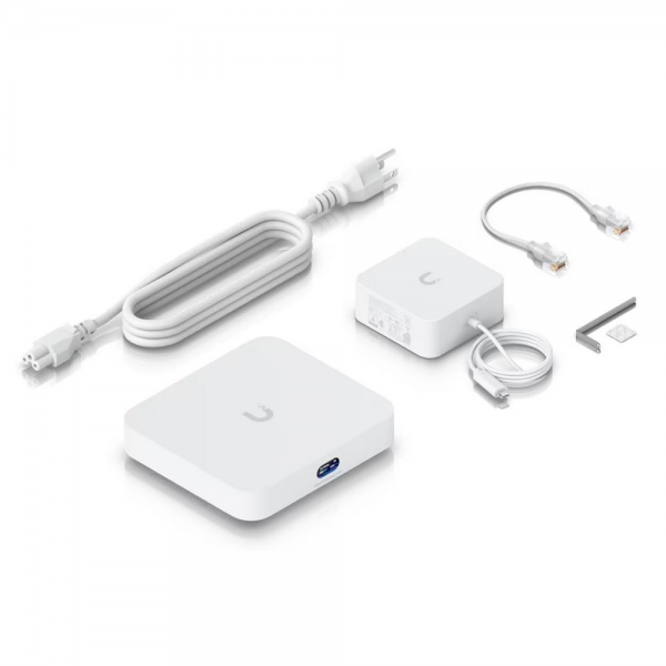 Ubiquiti UniFi Cloud Gateway Max 512GB Маршрутизатор 4 ядра (1,5 ГГц), 4х 2.5G RJ45, 1х 2.5G RJ45, SSD 512 ГБ