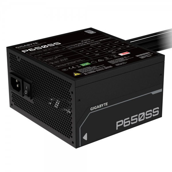 Блок питания ПК Gigabyte P650SS 650W, 80+, SILVER, НЕ модульный, ATX 3.0